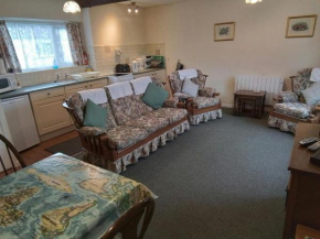 Holly Cottage Newcastle Emlyn